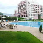 아파트 Menada Sunny Plaza