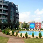Menada Sunny Plaza 아파트