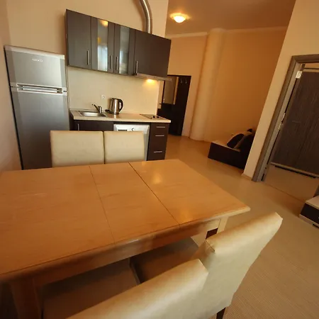 Menada Sunny Plaza *