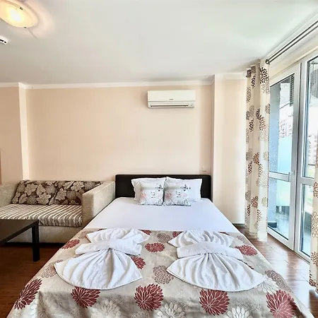 Apartment Menada Sunny Plaza