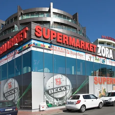 Menada Sunny Plaza