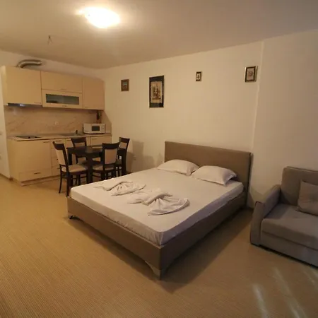 Menada Sunny Plaza Lägenhet *