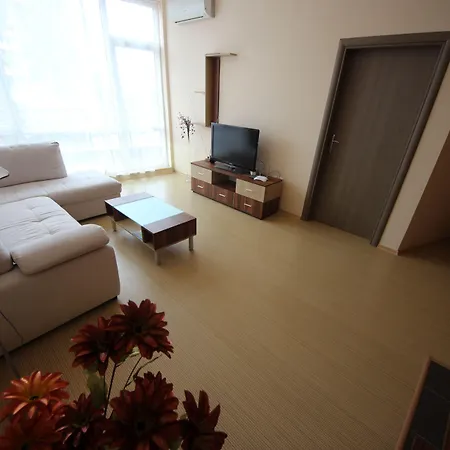 Menada Sunny Plaza *