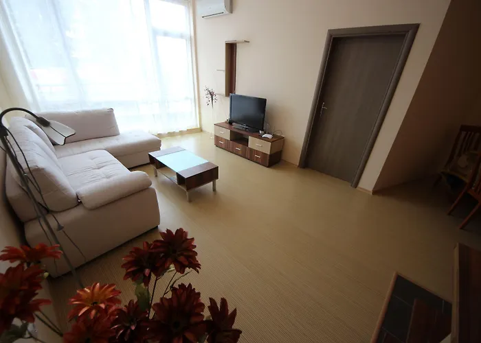 Menada Sunny Plaza *